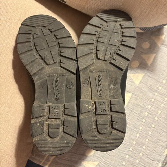 Only worn a few times Excellent Condition Blundstone Classics US 7.5 - Picture 3 of 3